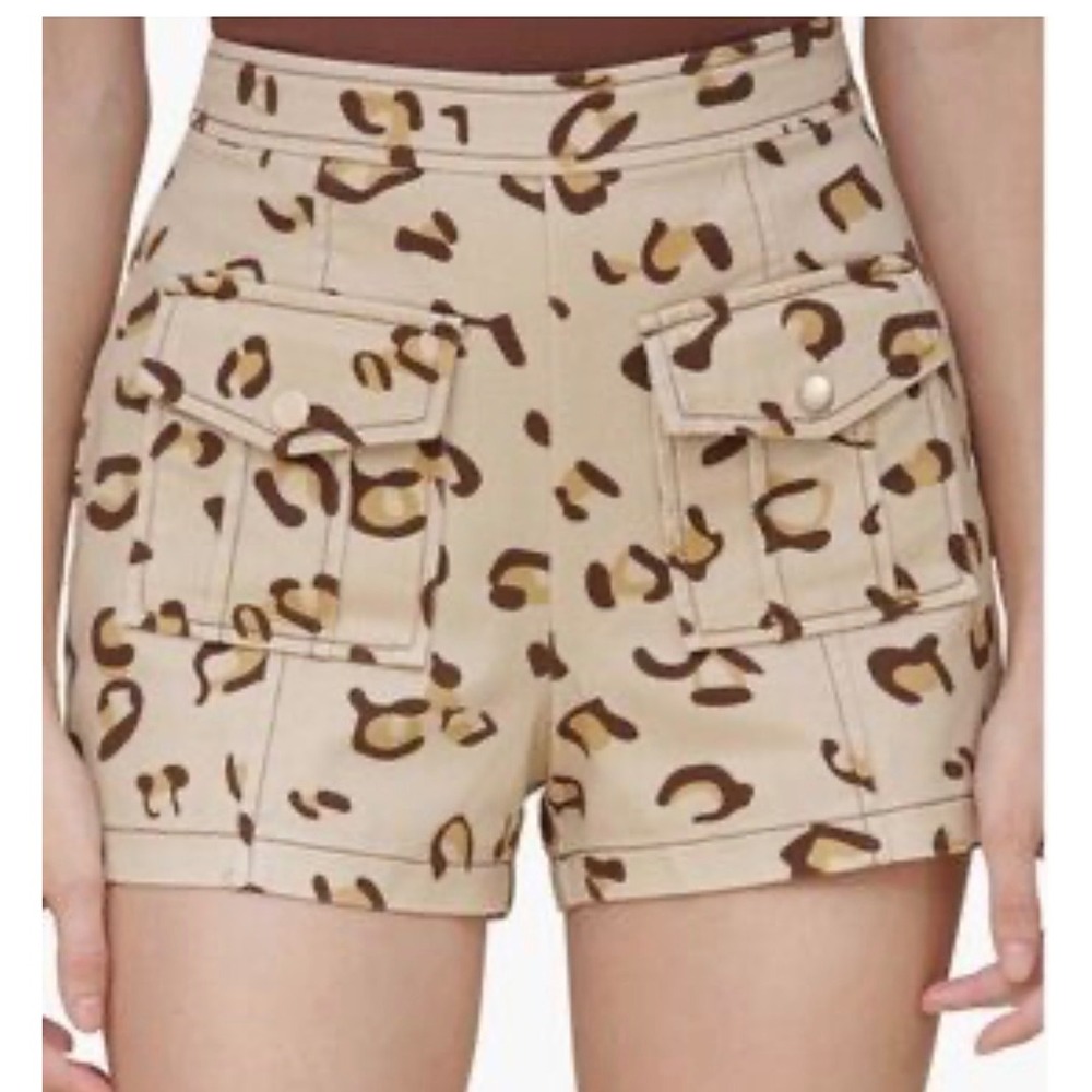 Avec Les Filles Shorts Womens 2 Tan‎ Leopard Print Cargo Utility Safari Chic
